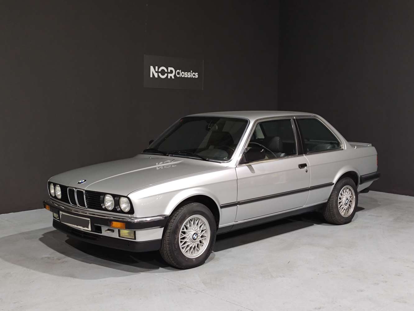 BMW E30 325i 108TKMS 1987 Pronto/Soon/Bientôt